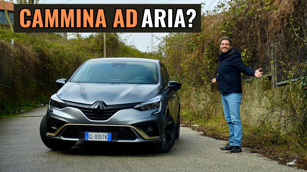 Prova Renault Clio 2023 E-Tech ENGINEERED: consumi RIDICOLI, tecnologia da F1