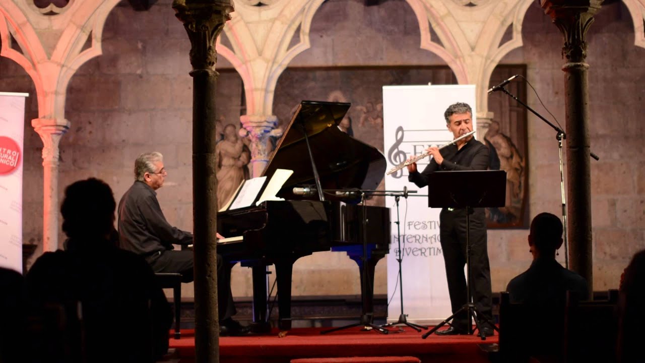 J. S. BACH – SICILIANO from SONATA No.2  BWV 1031 – M. A. VILLANUEVA (Flute) & A. URUCHURTU (Piano)