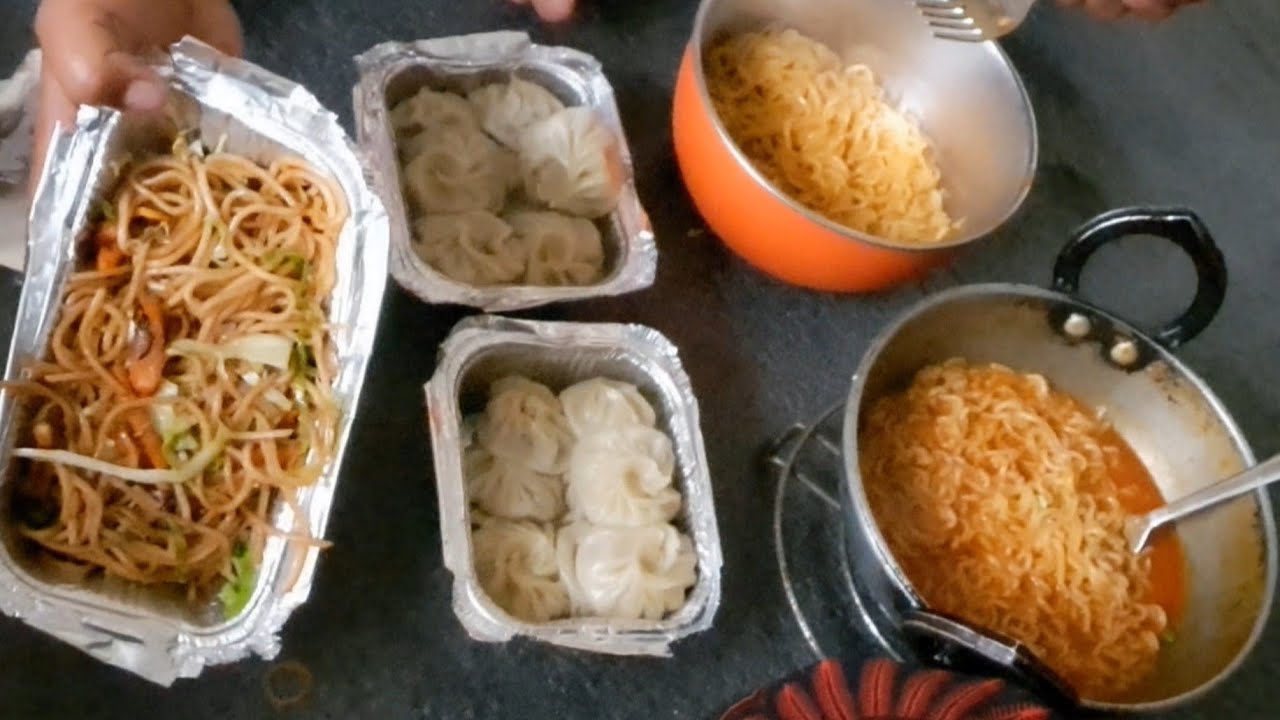 Current noodle || chicken mo mo || chicken Chowmein 