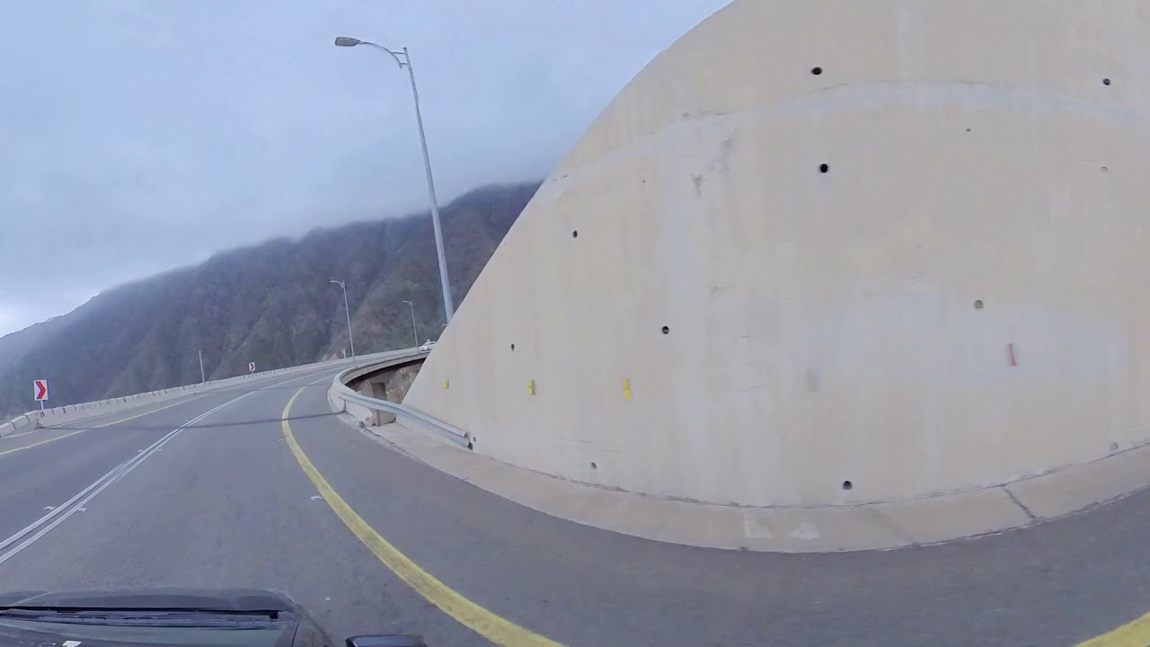 AlBaha road in the fog - طريق الباحة ضباب