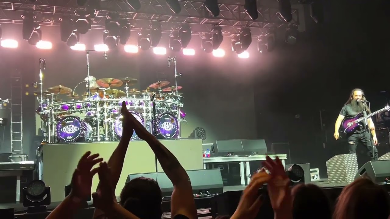 Dream Theater - Live Curitiba - Barstool Warrior (Guitar Fail)