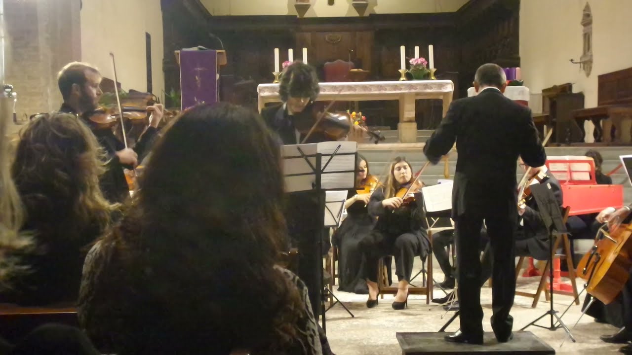 Concerto di Natale Forl&igrave; - Betlemme conductor Paolo Olmi music Bach violini A.Timpanaro e M.Colombo