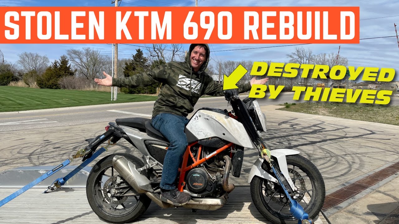 Buying A STOLEN KTM Duke 690 And Fixing It In ONE DAY