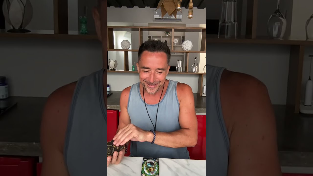 Козерог ♑️ НЕ ВОЛНУЙТЕСЬ, БУДЬТЕ СЧАСТЛИВЫ - СОЛНЦЕ ПРИБЛИЖАЕТСЯ! Гадание на Таро, апрель 2026 года
