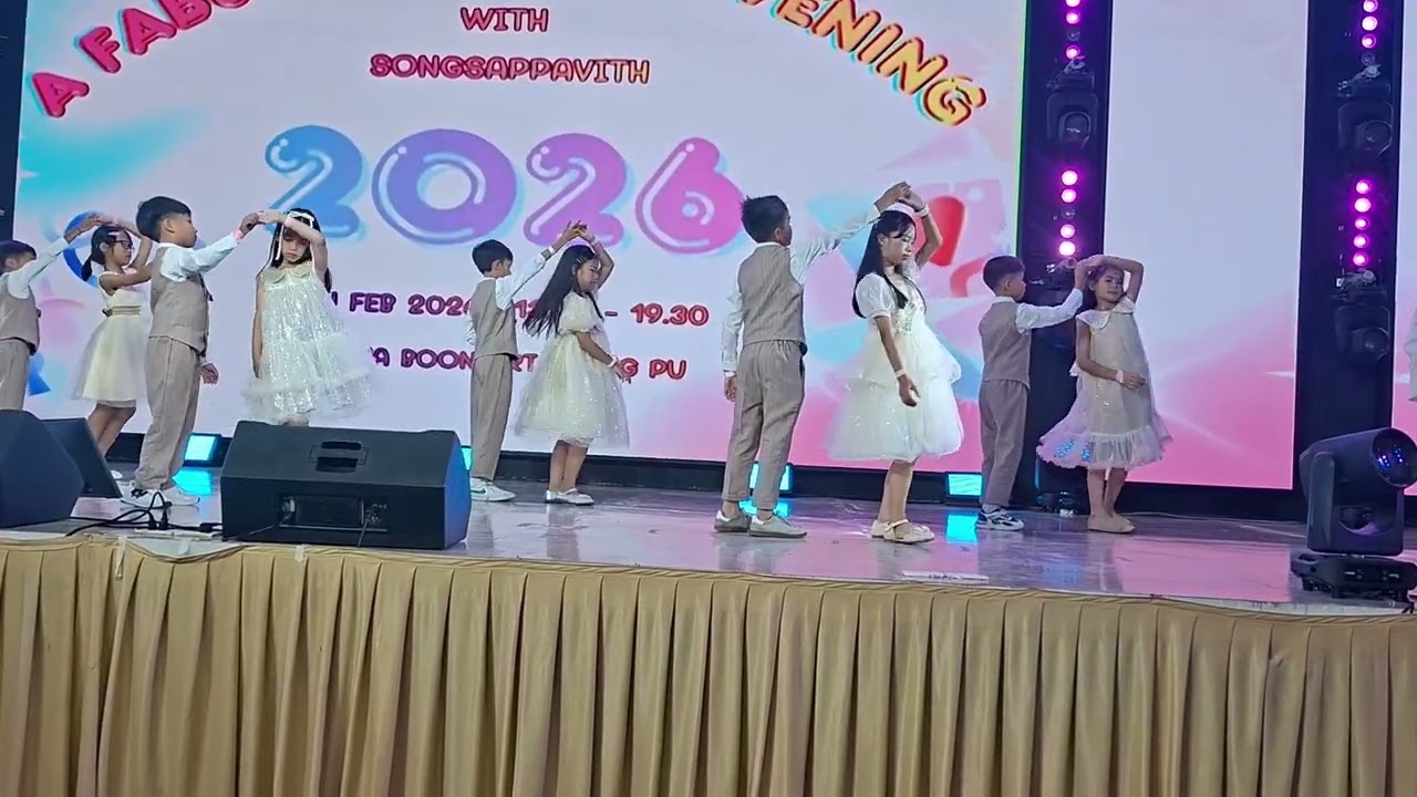 15/2/2026 (8years10month)...Ashita Alisa grade3  Show at Krua Boonlert. with friend