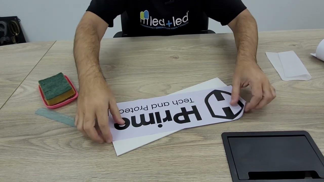 Dica como colar adesivo sem bolhas e sem estresse