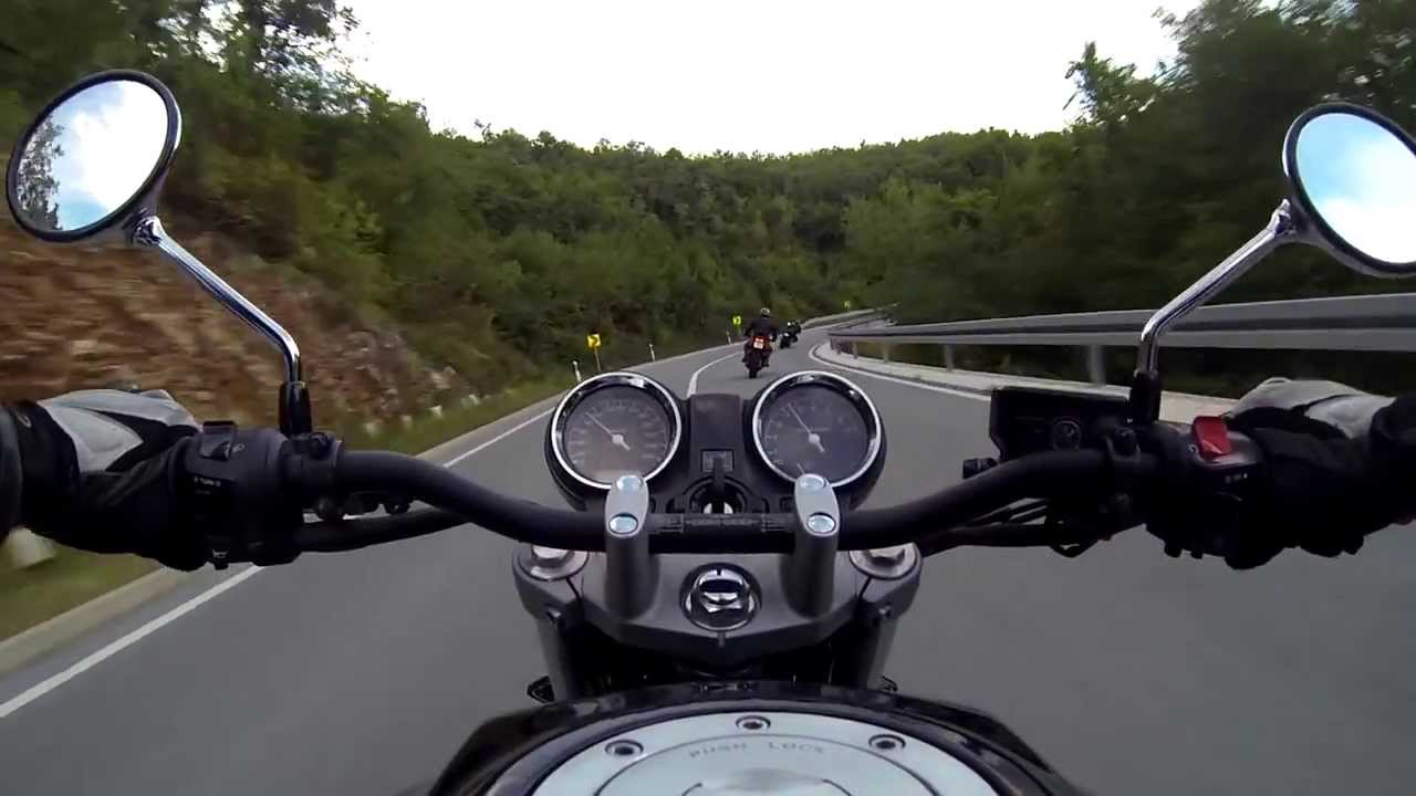 Honda Hornet 900 Plomin
