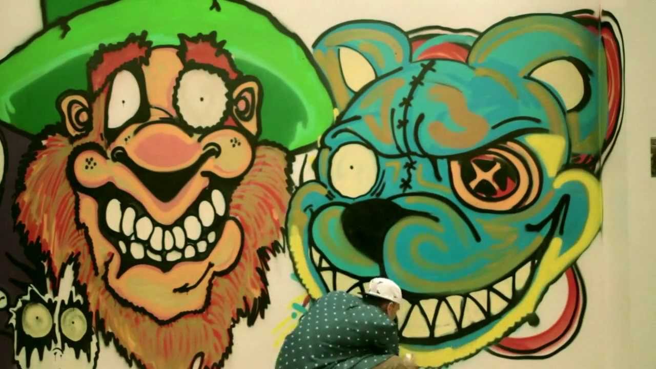 Chris Brown x Michael Farhat - Art Mobb Graffiti Collaboration