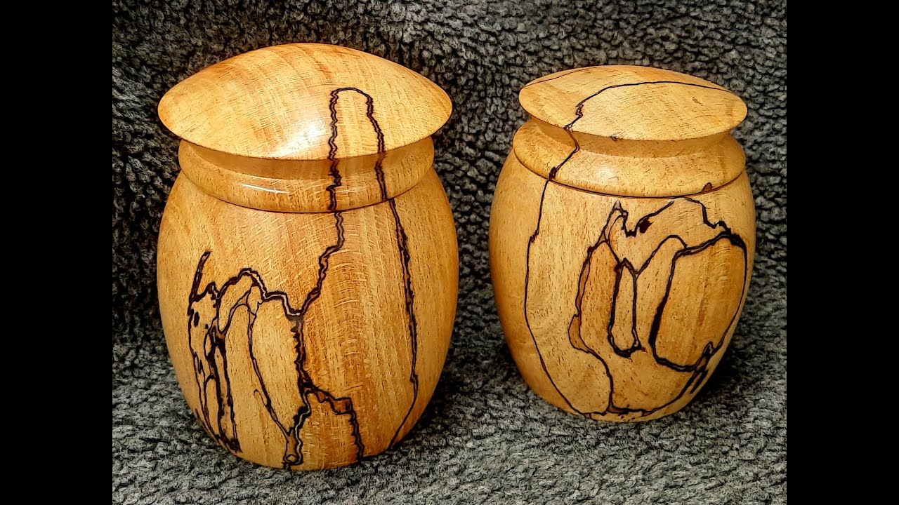 Wood turning a lidded box from spalted beech. #liddedbox  #spaltedbeech