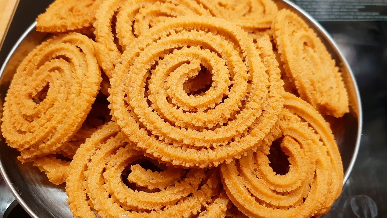 1 கப் கோதுமை மாவு மட்டும் போதும்  மொரு மொரு முறுக்கு ரெடி /wheat flour murukku recipe in tamil.