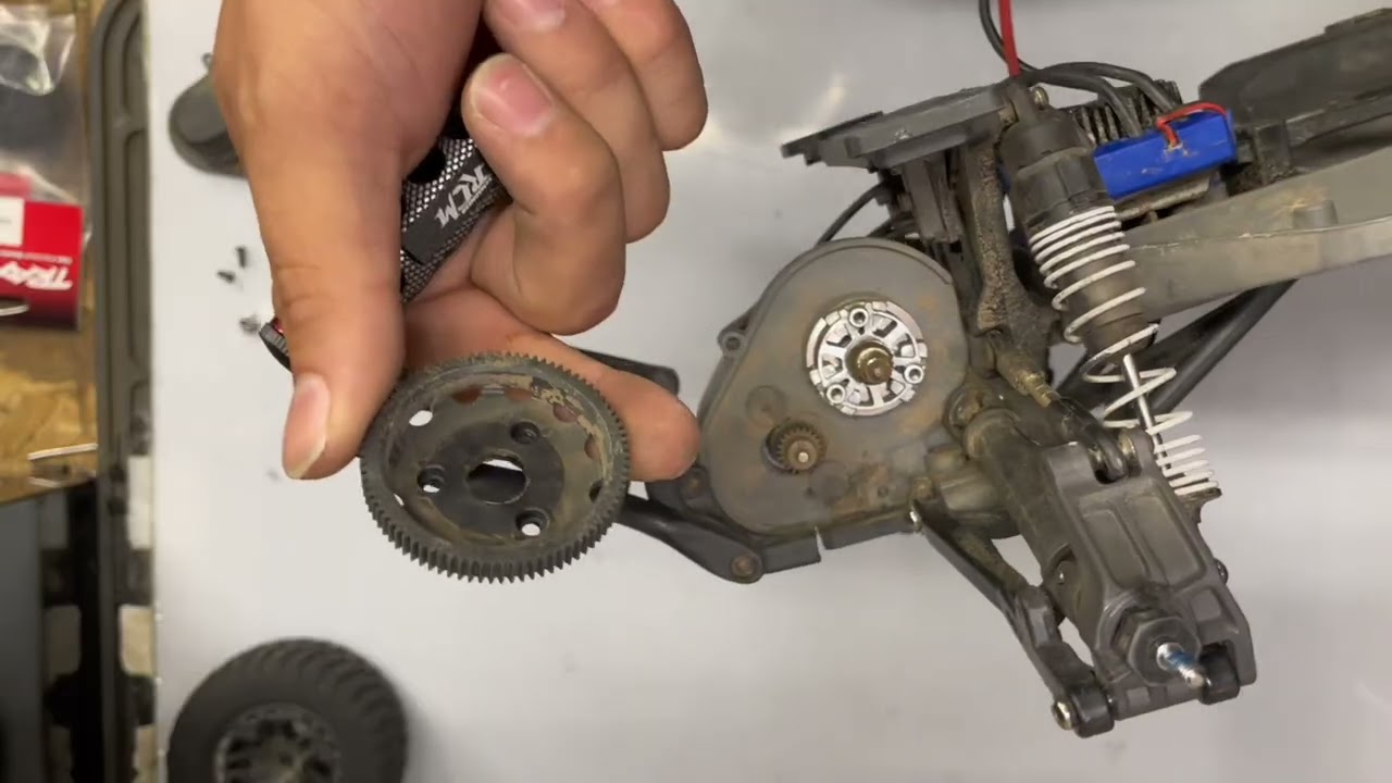 How to Change a Spur Gear on a Traxxas Slash 2WD (Step-by-Step)