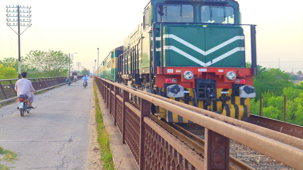 [4K ] Jhelum - Old Railway Bridge