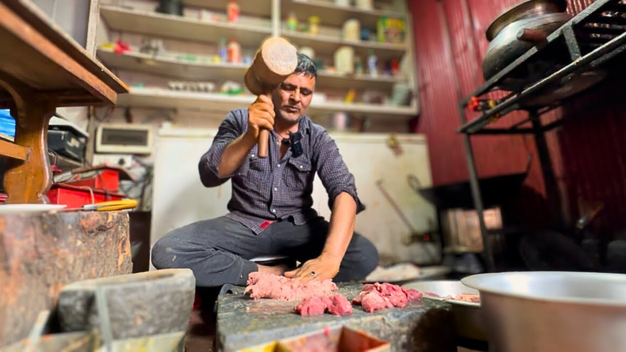 देखिए कैसे बनता है KASHMIRI WAZWAN | Full Making of wazwan in Shrinagar | Kashmir Food Tour