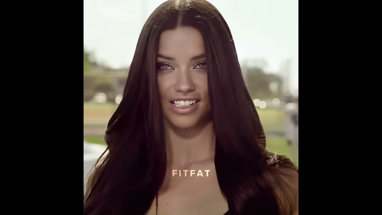 She freezed everyone 🥶#adrianalima