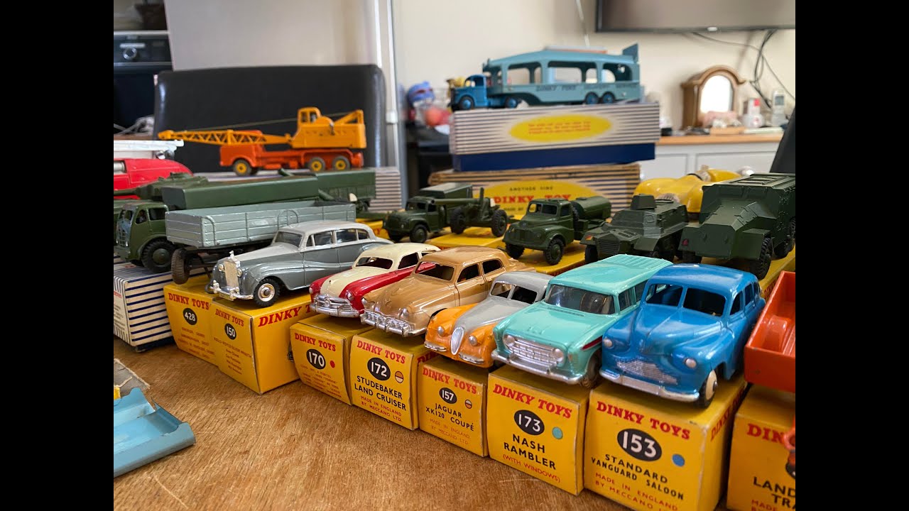 60 ЛЕТ ПРОЛЕЖАЛА В КОРОБКЕ! Коллекция игрушек Dinky, купленная у первоначального владельца
