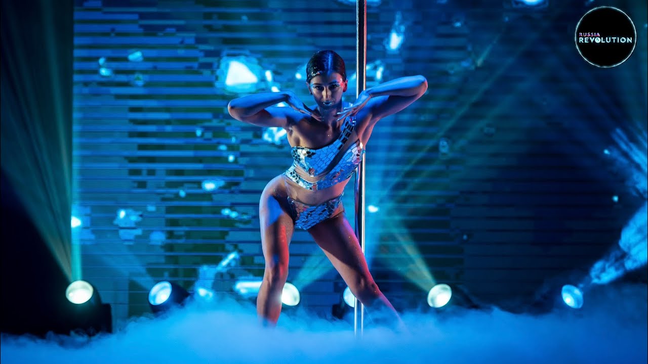 🎶 Madonna - Frozen  (video by Polebote)