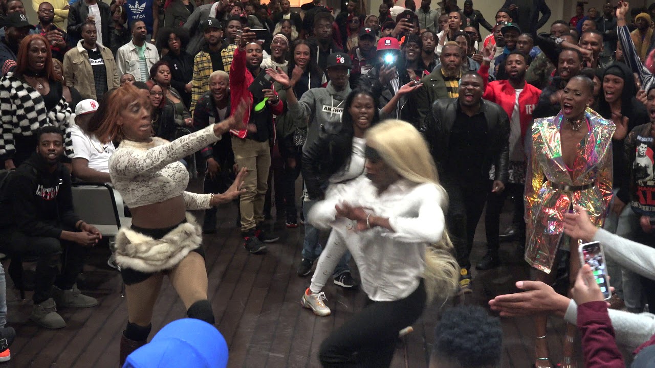 Legendary Starr Revlon vs Makayla Lanvin FF Performance Part 3 @ Mobwives: Trans Awareness Ball