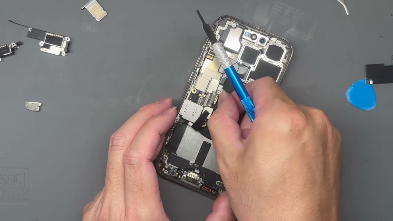 iPhone 15 Pro Replace Charge Port