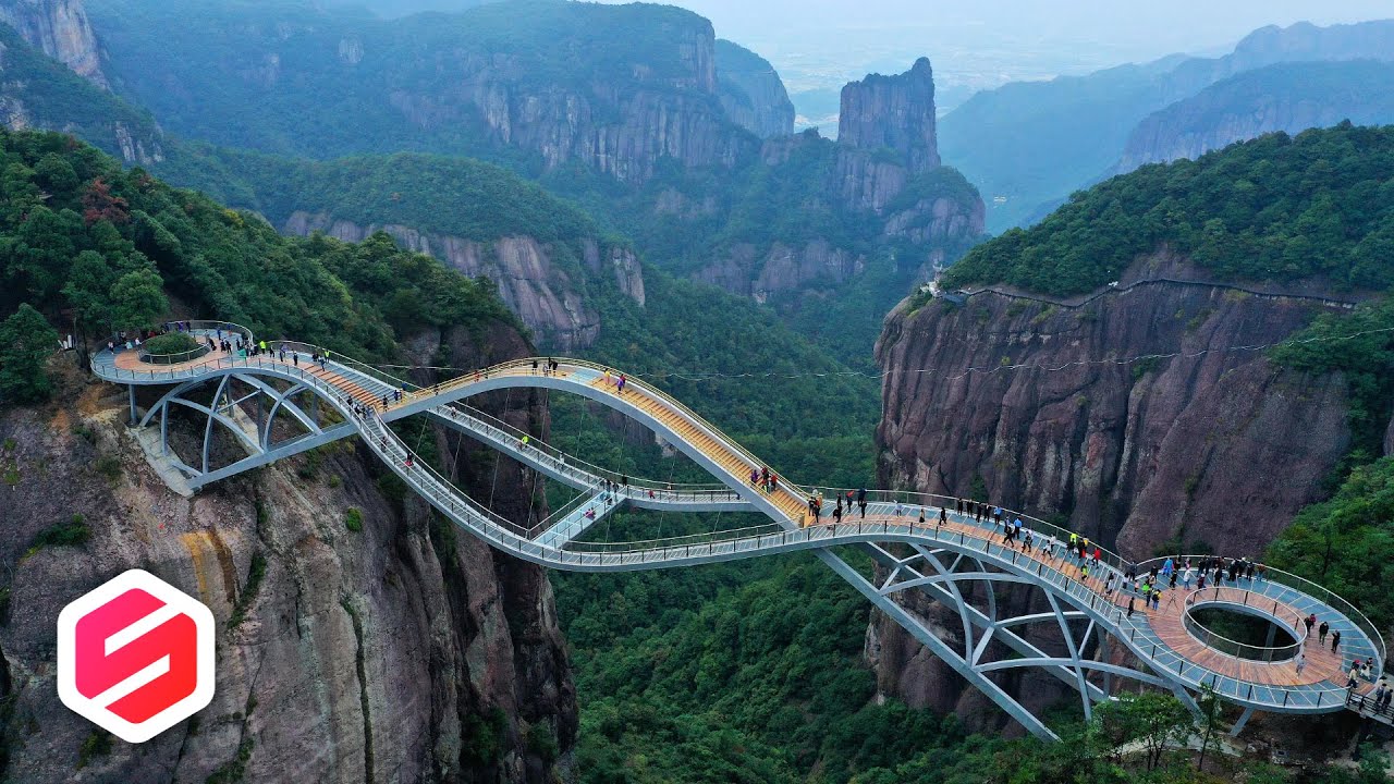 RAJA PEMBANGUNAN, China Bangun Jembatan-Jembatan Tak Masuk Akal..