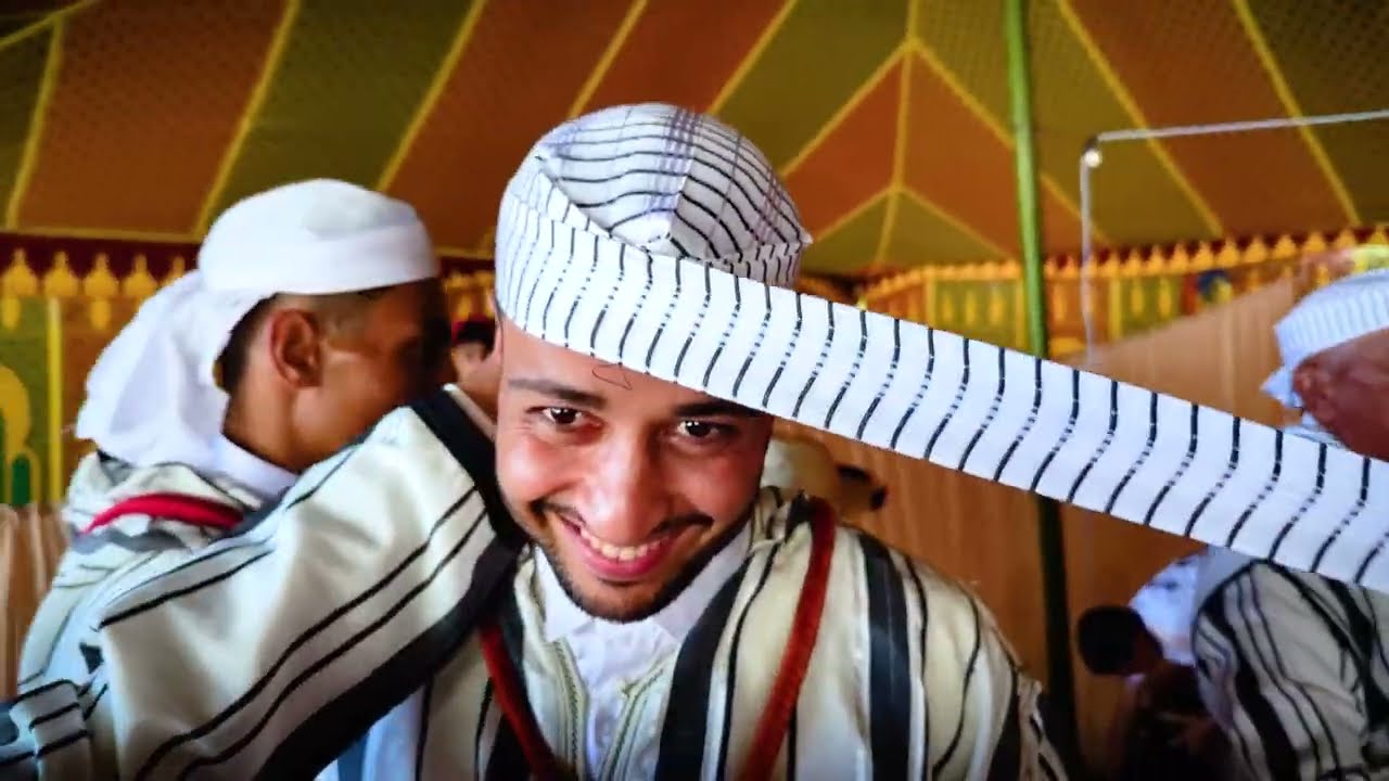لحظات مليئة بالتوتر قبل الركوب على الخيل