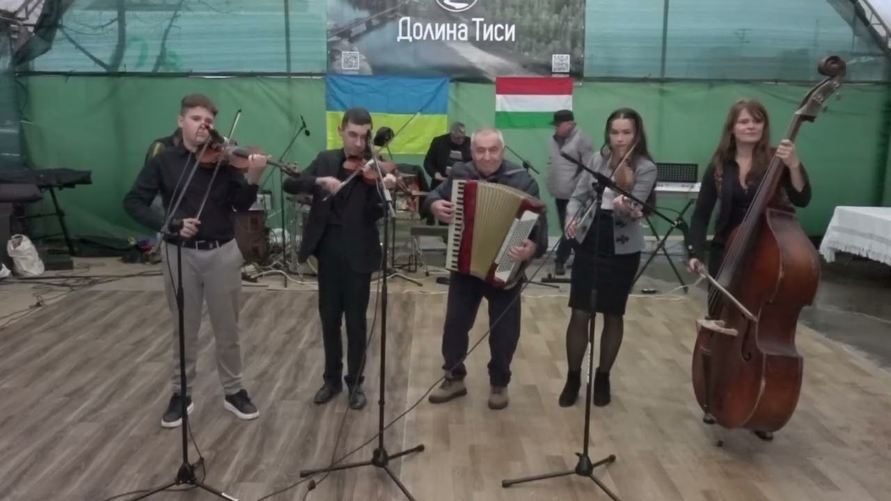 A Viski Folkműhely és a Viski Fricskák fellépese a Tisza Völgye Fesztiválon - Visk, 2025.11.09.
