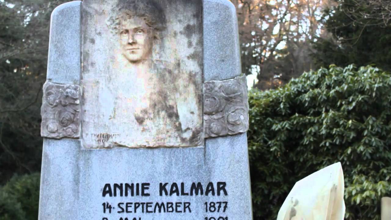 Prominenten-Gräber auf dem Friedhof Ohlsdorf in Hamburg.