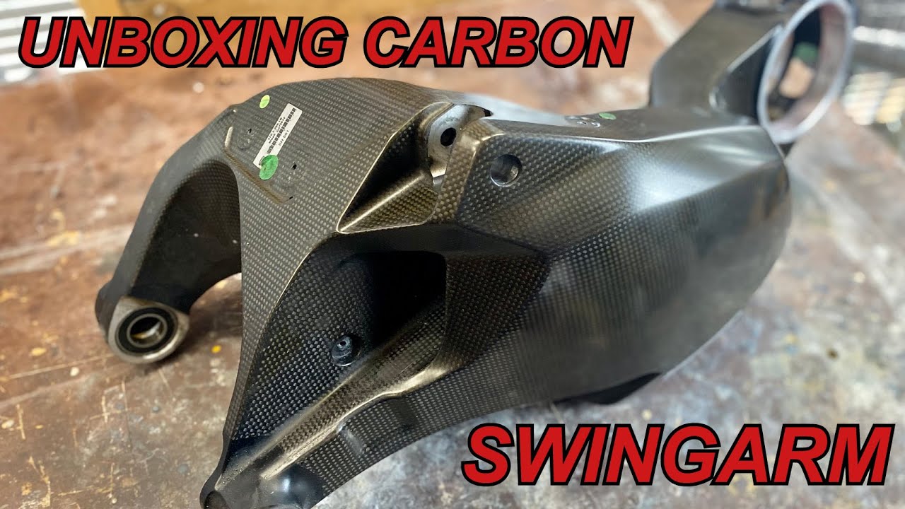 Unboxing FULL CARBON swingarm - Ducati Superleggera