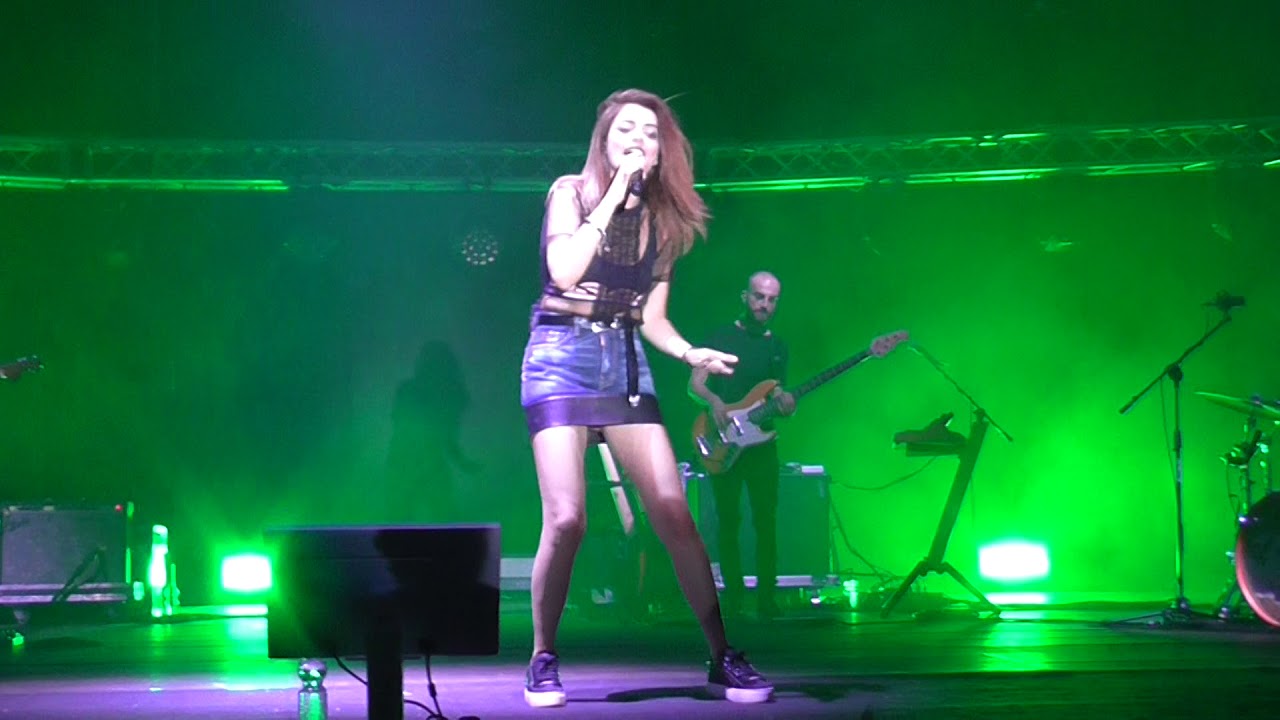Annalisa Tortona 18 Noi siamo un'isola