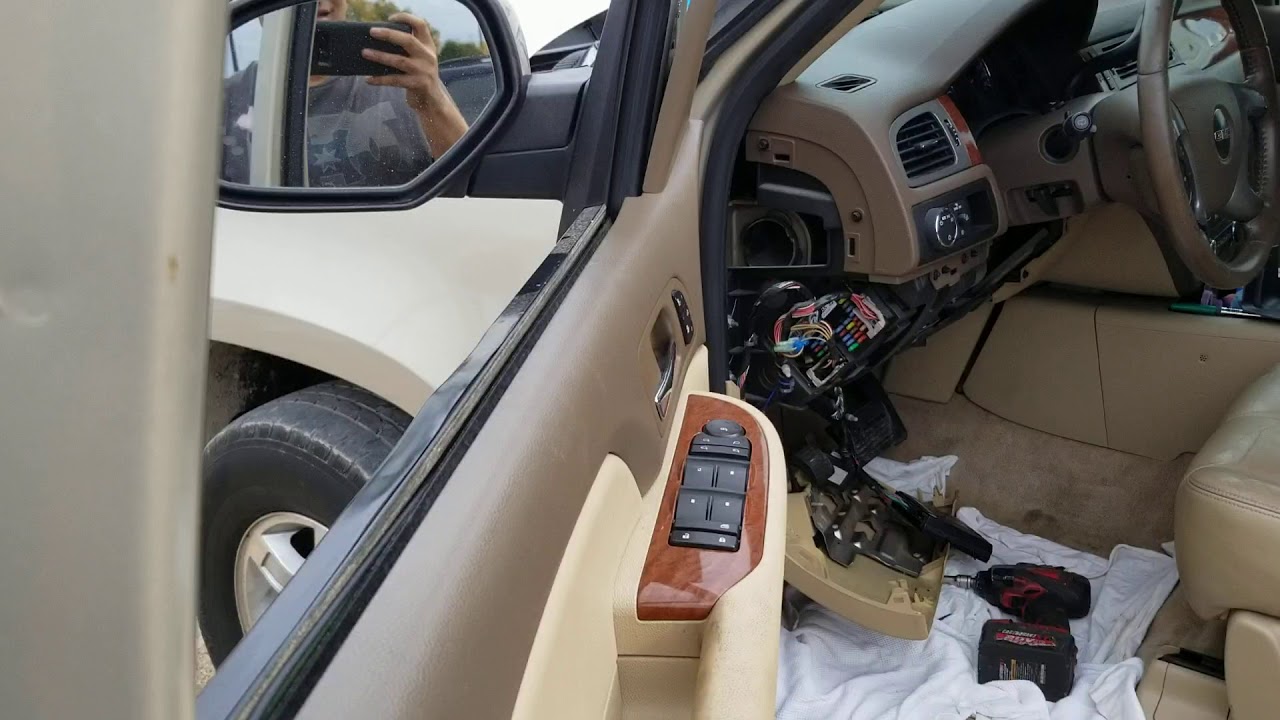 2008 YUKON TAHOE SUBURBAN HORN GOES OFF ON ITS OWN