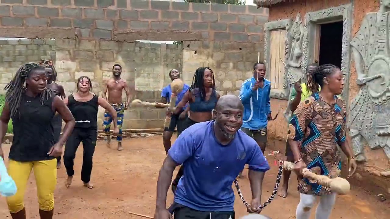 SEE WHAT HAPPENED TO THIS LADIES IN DELE ODULE FILM VILLAGE