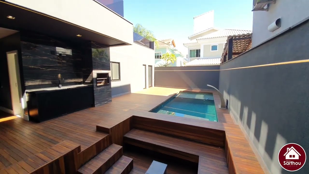 Casa de 500m² em Recreio dos Bandeirantes no condomínio Riviera del Sol.