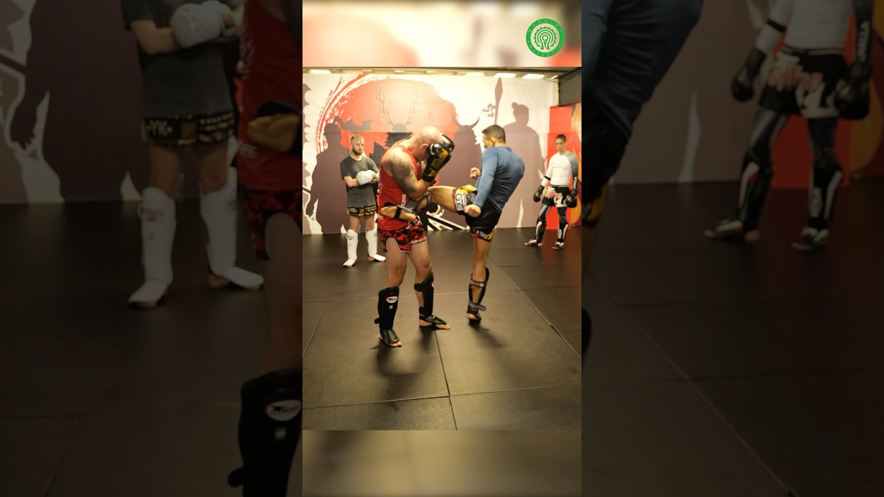 Muay Thai Training - Scoring with Body Kicks with Panicos Yusuf