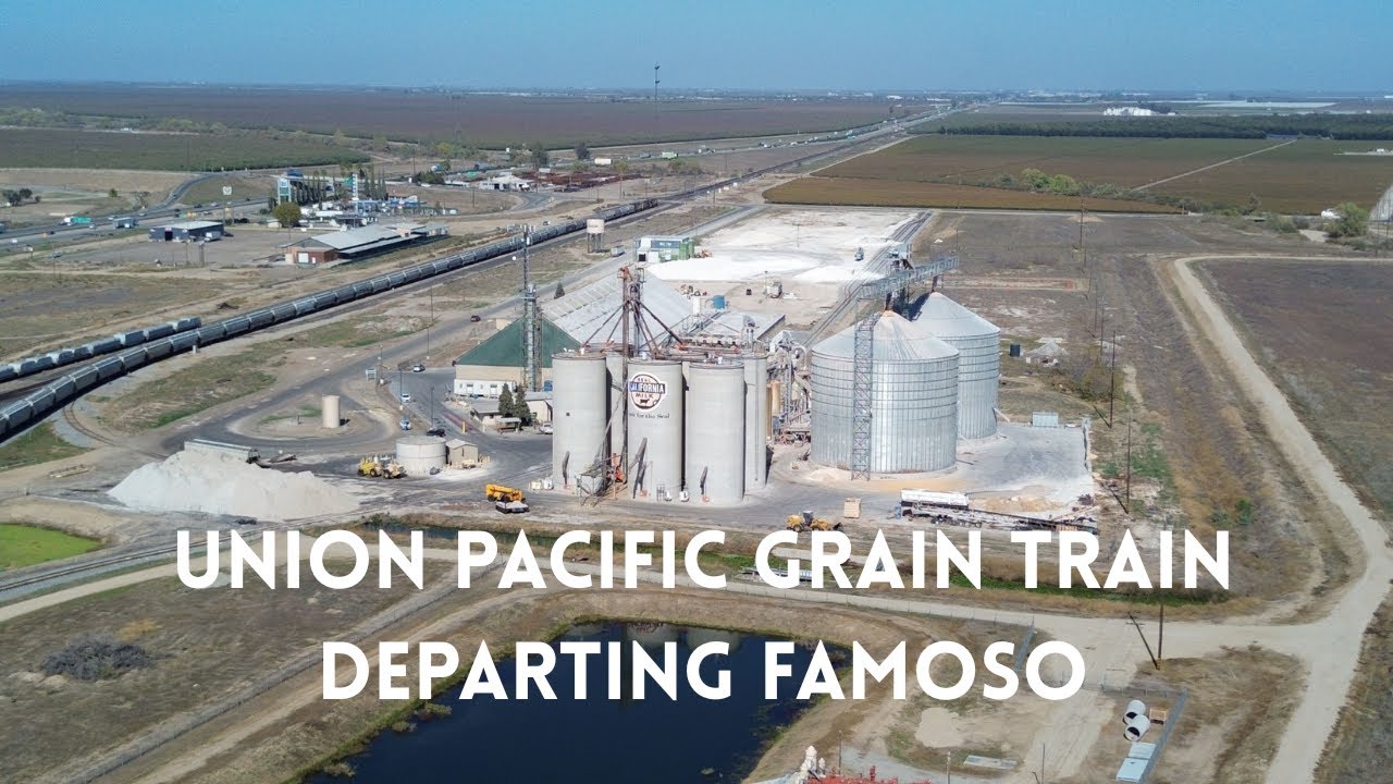 UP GRAIN TRAIN DEPARTING FAMOSO