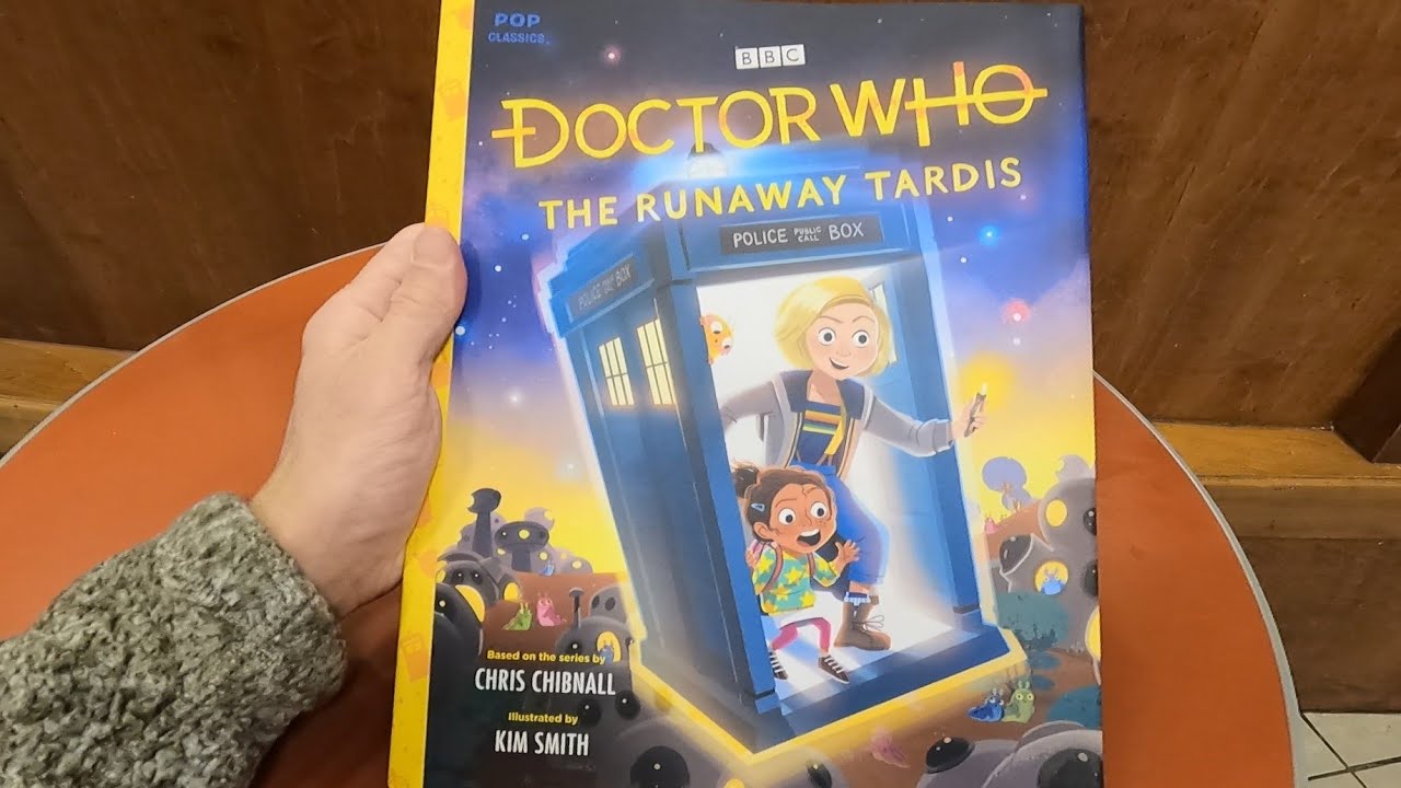 DOCTOR WHO THE RUNAWAY TARDIS POP CLASSICS BOOK CLOSER LOOK POP CLASSICS BOOKS REVIEW REVIEWS