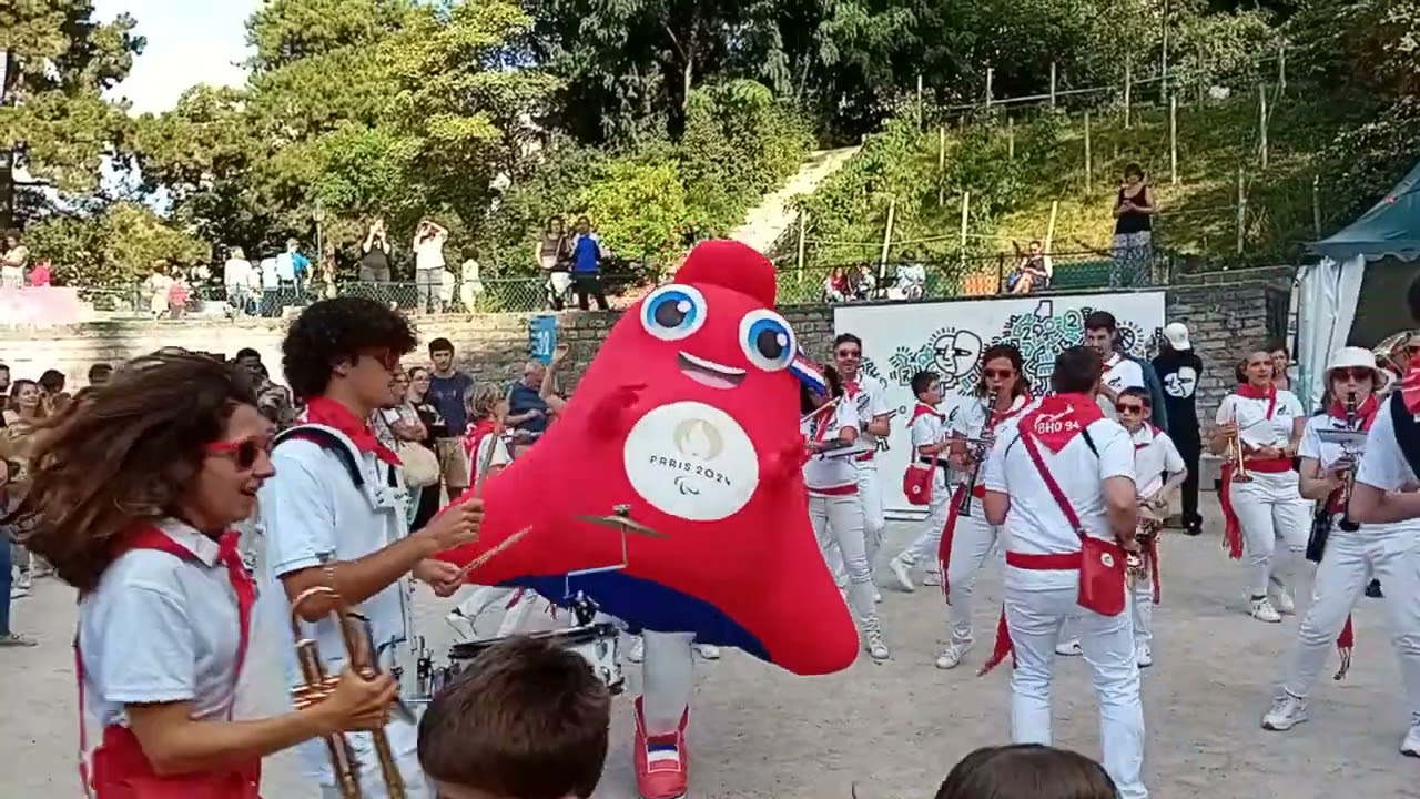 Phryge para qui danse sur Freed from Desire aux arènes de Lutèce (Paris 2024)