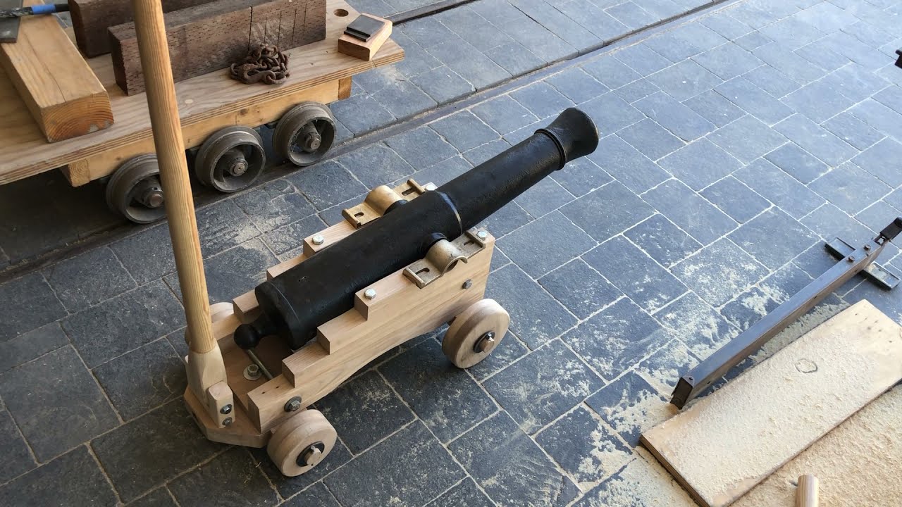 1/2 Scale 1841 Six Pounder Cannon and Modified Naval Base