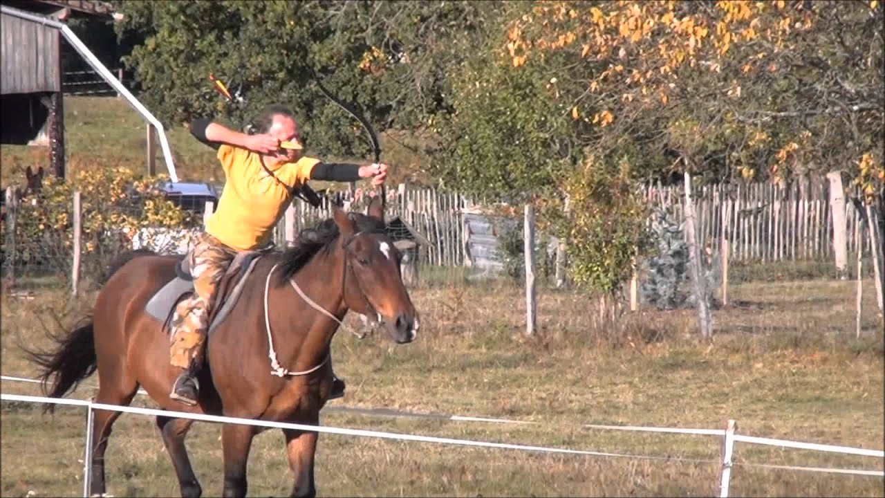 archerie &eacute;questre en Limousin. Tir &agrave; l'arc &agrave; cheval