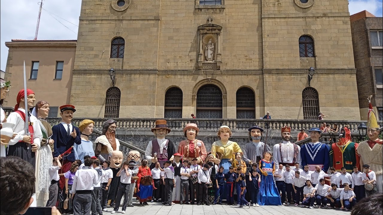 Concentración de gigantes en Santutxu 2023/6/11