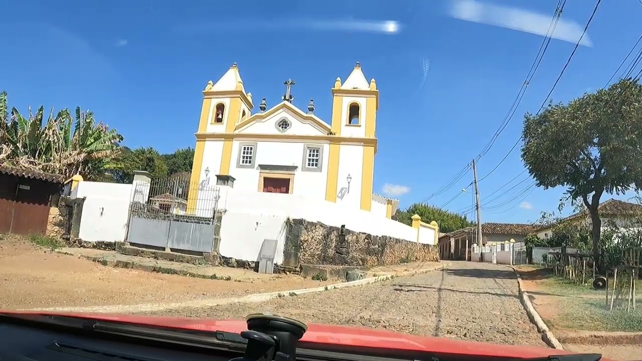 Conhecendo de carro a cidade de Bichinho - MG e a Casa Torta