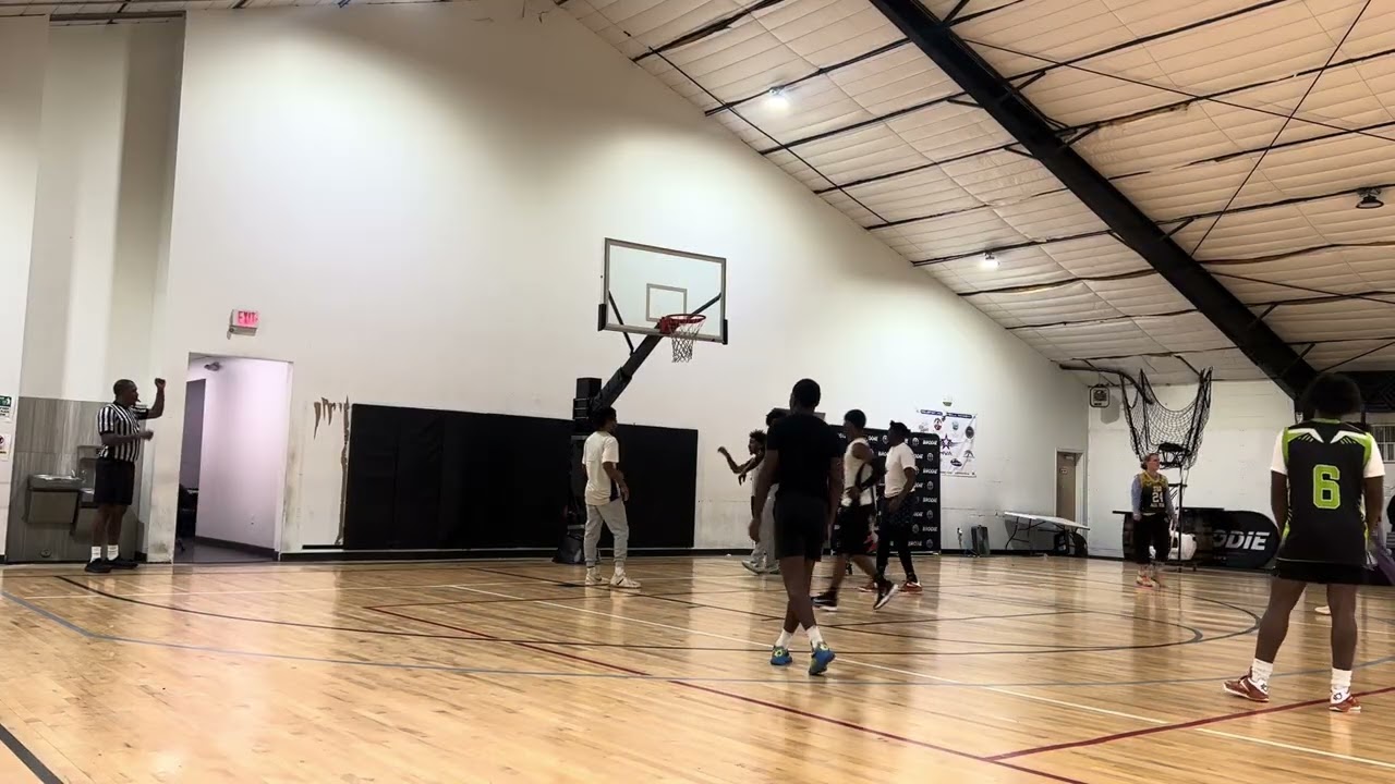 [Sunday] Str8Bucketz vs SplashTown 