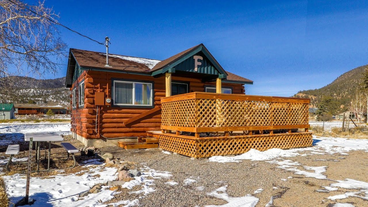 Cozy Log Cabin With A Hot Tub And Mountain Views In South Fork, Colorado
