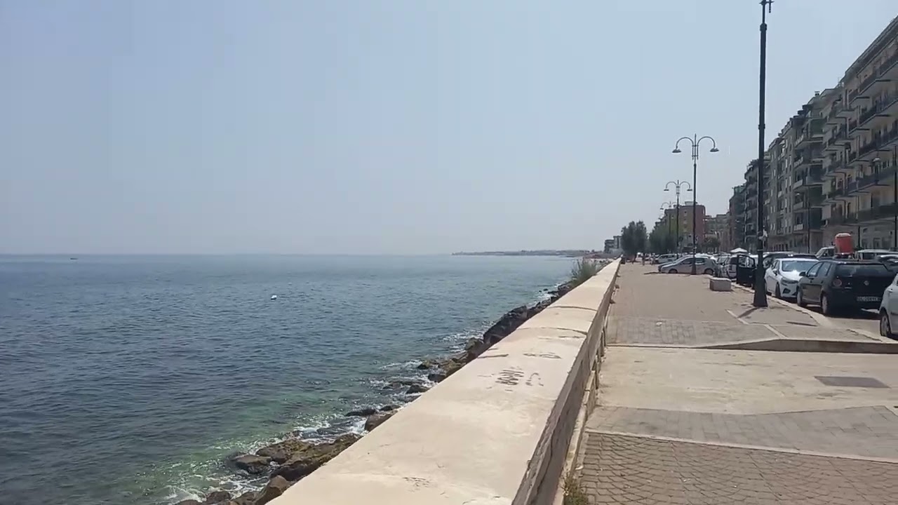 Жду звонка. Сегодня море.