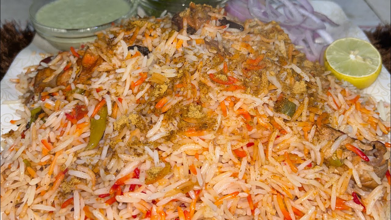 चिकन दम बिरयानी | chatpati spicy chicken biryani | पुरानी दिल्ली की मशहूर बिरयानी | 
