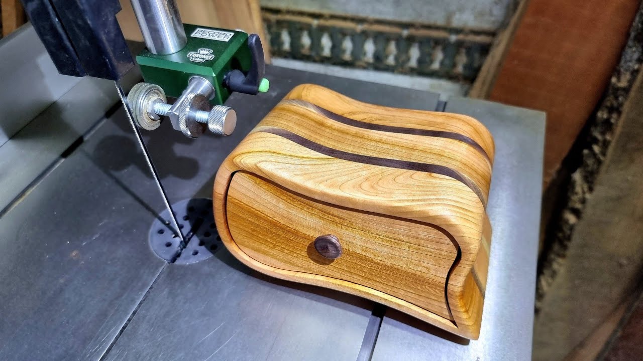 Creating the First Bandsaw Box with Record Power Coronet Cobra BandSaw Scroll Guide