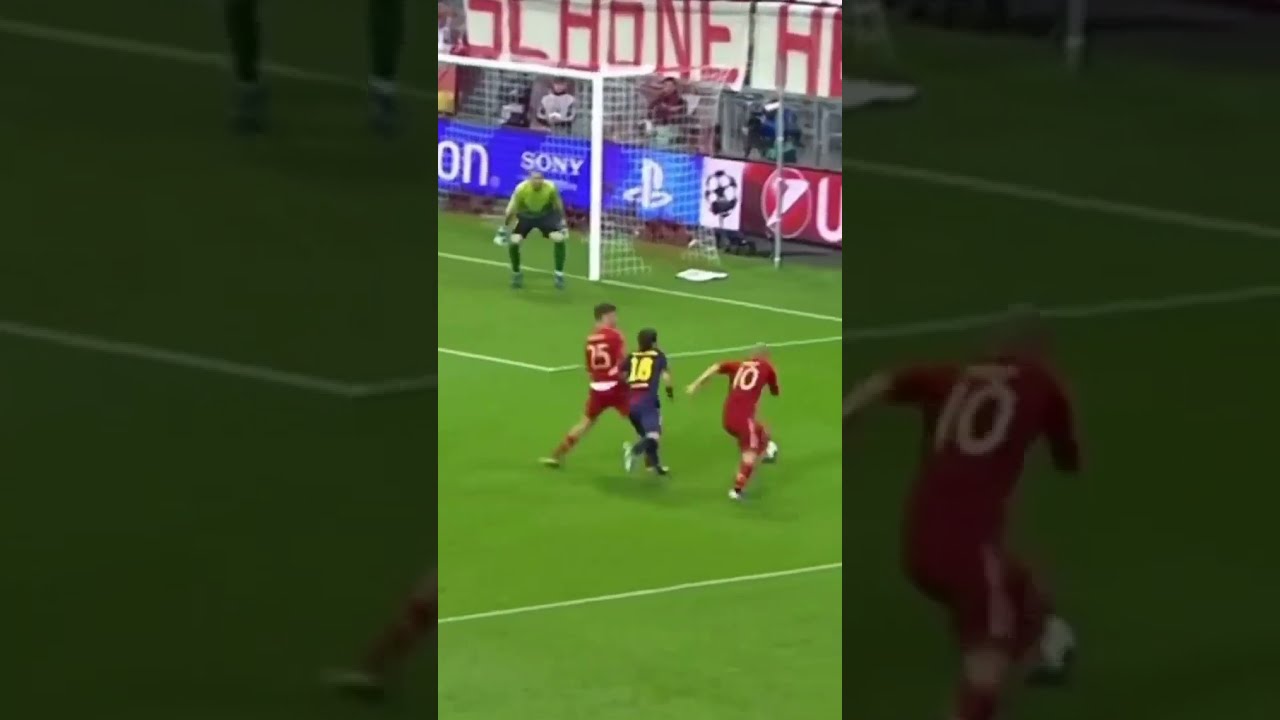 M&uuml;ller 'The Raumdeuter' back again with a 200 IQ play #footballshorts