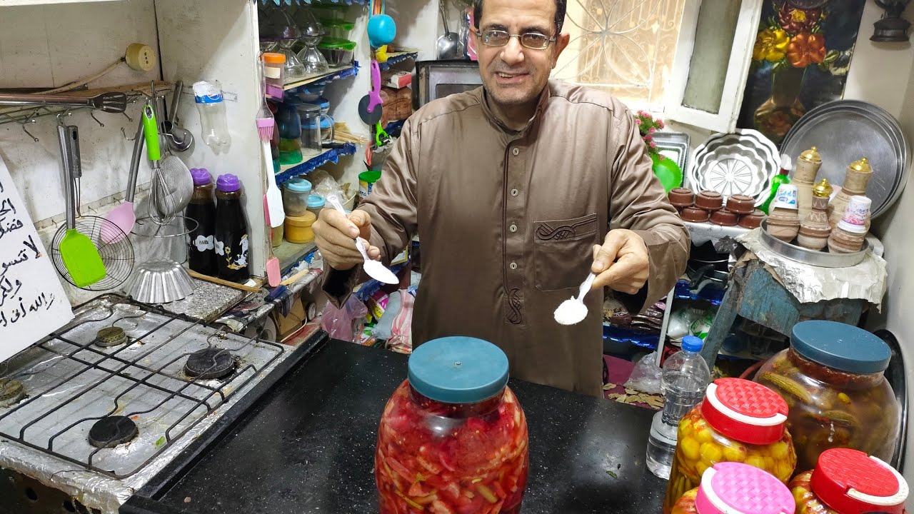 عمل اللفت المخلل المقرمش السر في ملعقتين واحده من السكر و التانيه من.....🤔