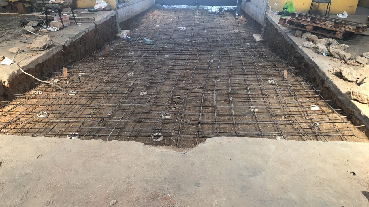 Concretando Rampa para caminhão
