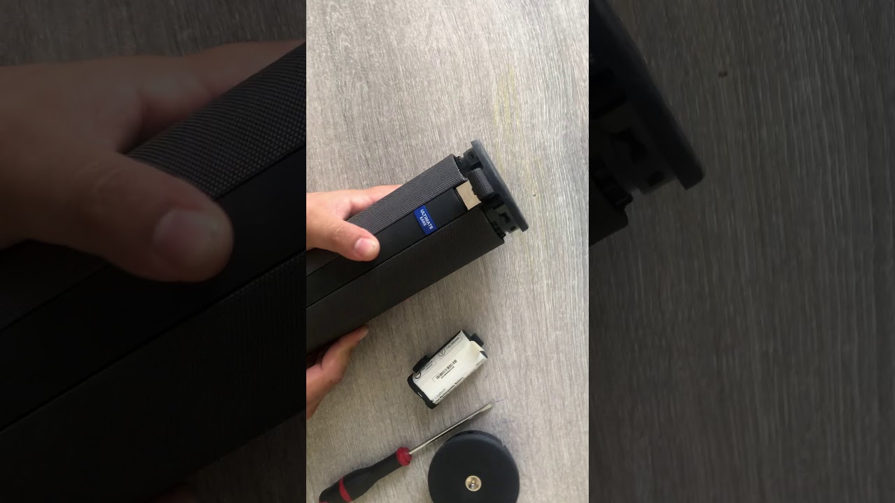 UE Megaboom 3 le démontage (Disassembly) Remplacement haut-parleur le batterie