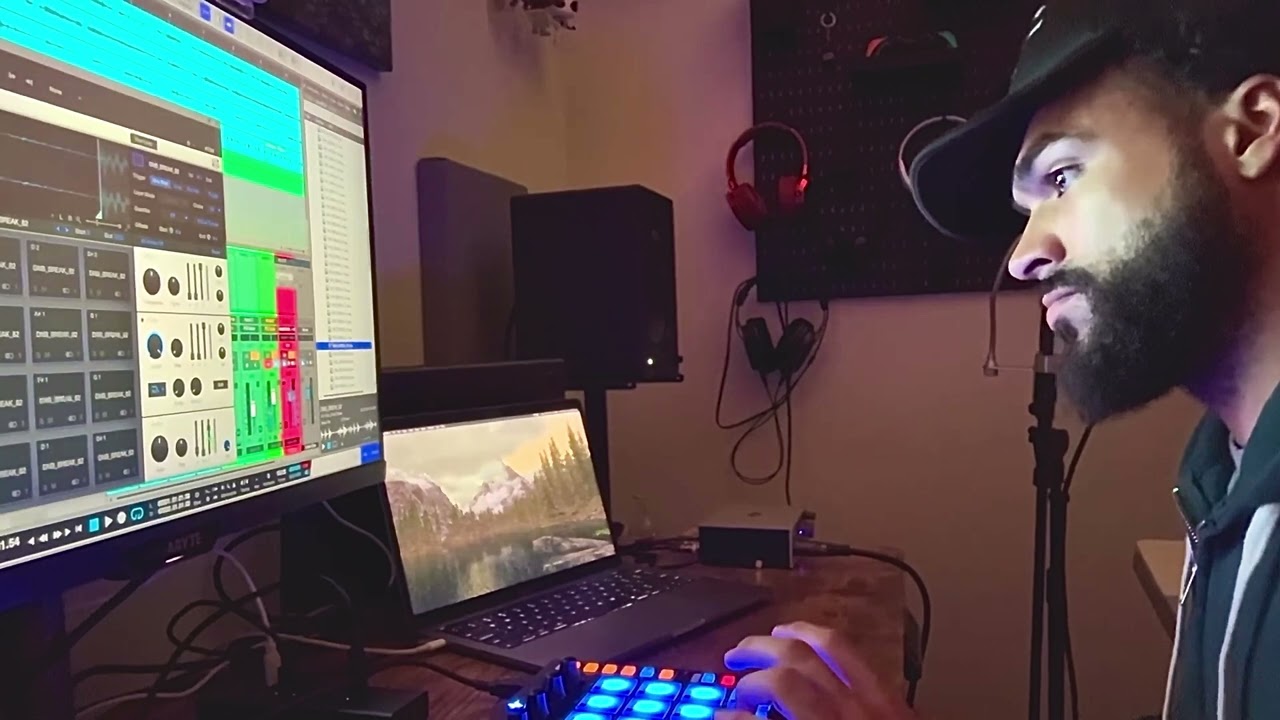 King Mali Samples “Meet the Frownies” in Fender Studio Pro