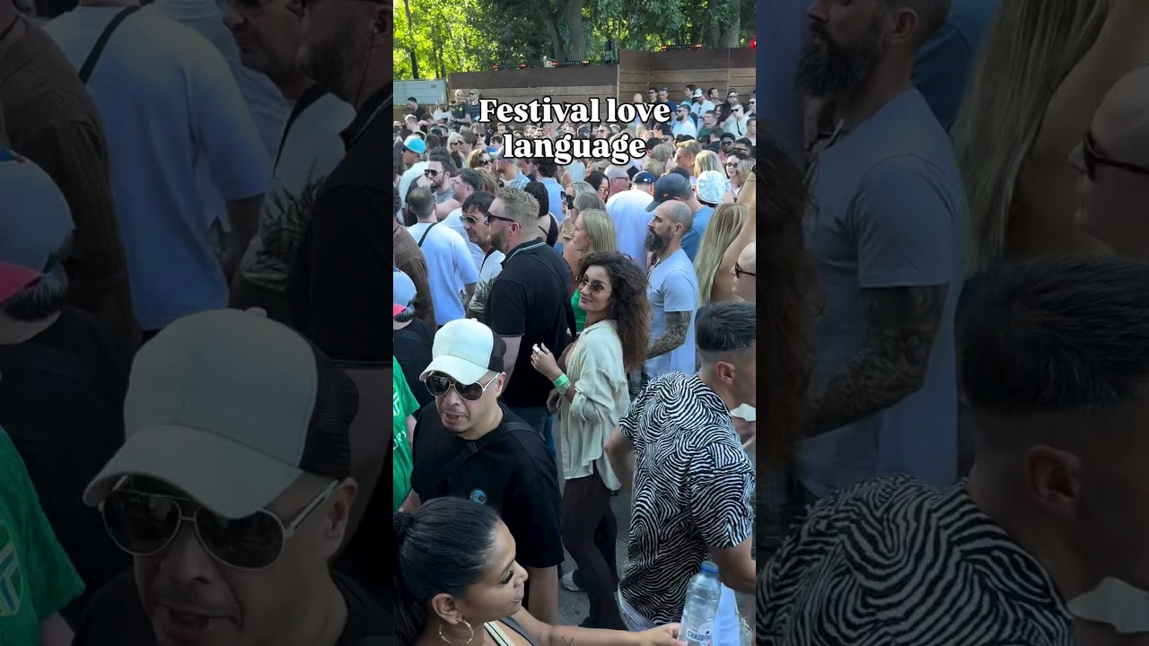 Ravers of Loveland Festival 🇳🇱💃🔥 #loveland #amsterdam #raver #technodance #housemusic #technomusic